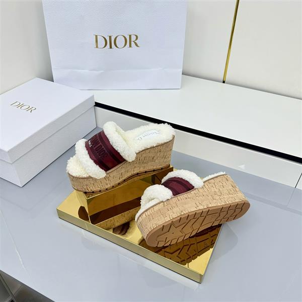 20251128184322853 290